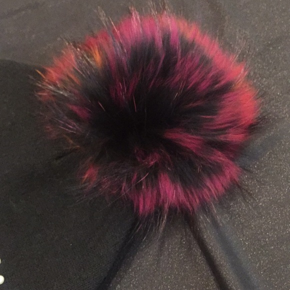 Pompom hats - Picture 6 of 8